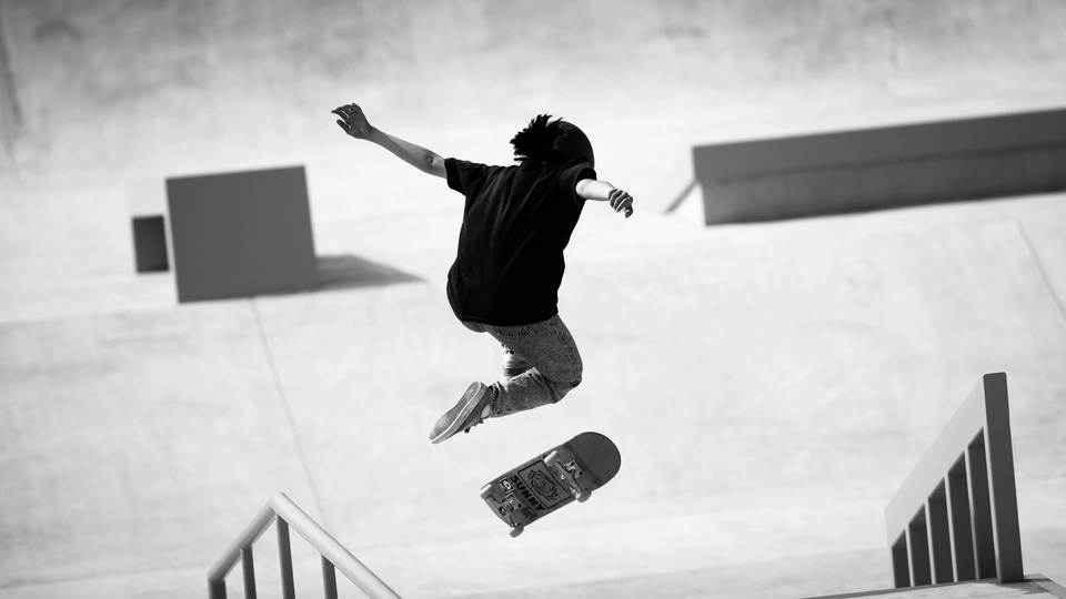 Watching Olympic Skateboarding Among 20 Skeptical, Aging Skaters