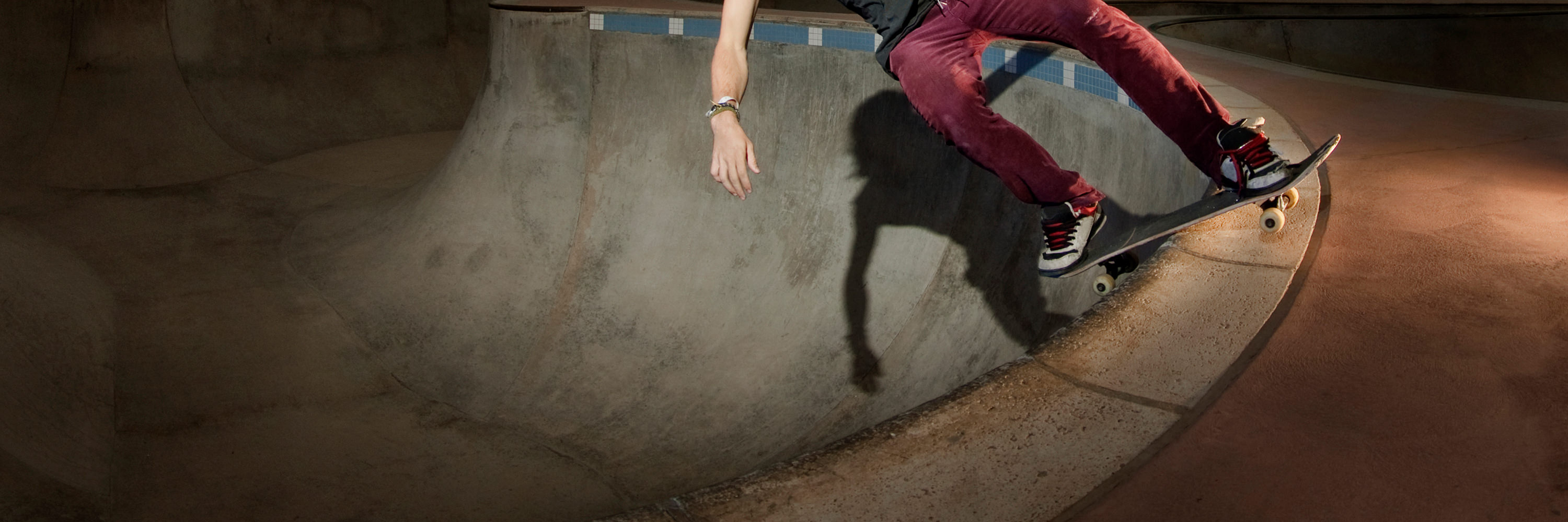 Skateboarder With a Broken Neck Astonishes the Crowd